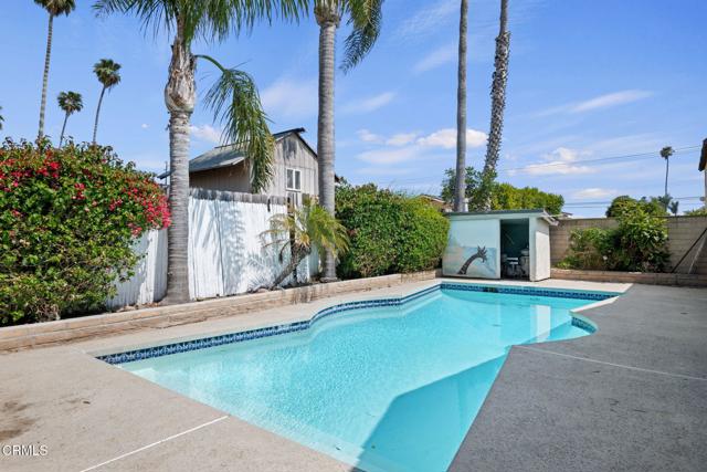 1310 Anza Court, Oxnard CA: https://media.crmls.org/mediaz/4cda2c9c-37c7-4689-bd02-fe010139ba8b.jpg