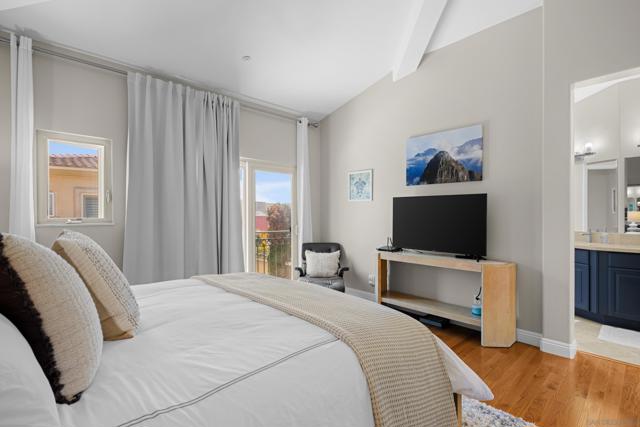 301 N Rios, Solana Beach CA: https://media.crmls.org/mediaz/4cda5b5f-c619-431a-a571-444439720584.jpg