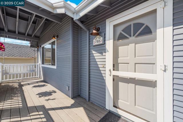 708 Pomona Ave, El Cerrito CA: https://media.crmls.org/mediaz/4cda5bb5-351e-4dd5-915b-faca3502e185.jpg