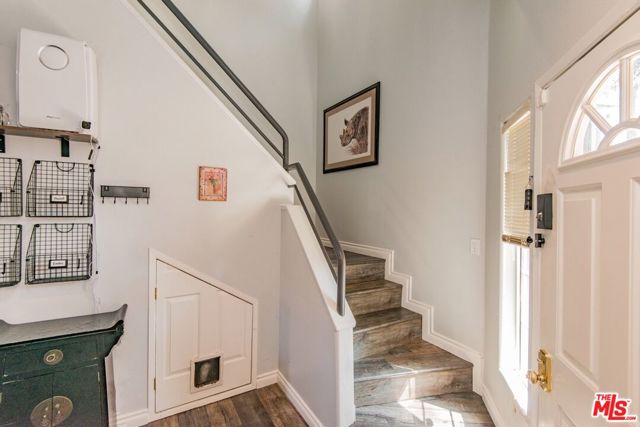 9400 Noble Avenue, North Hills CA: https://media.crmls.org/mediaz/4cdafc50-55c8-4dc0-b34e-ba7f487fa20a.jpg