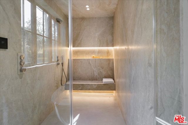 12227 Tweed Lane, Los Angeles CA: https://media.crmls.org/mediaz/4cdb1780-67fc-495b-bd79-660b0f8ec096.jpg
