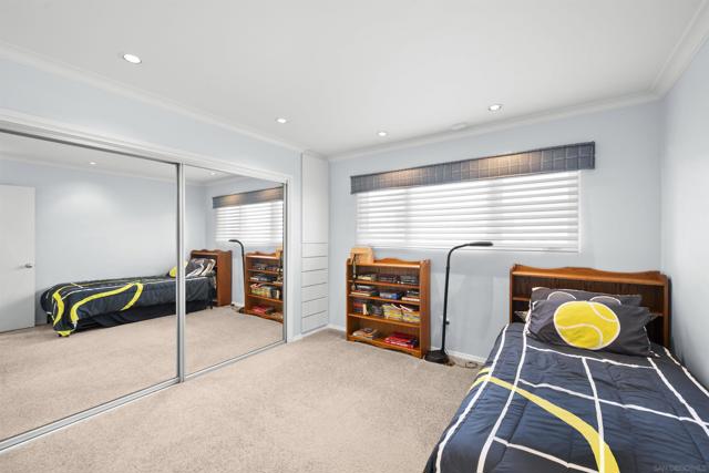 1151 Catalina Boulevard, San Diego CA: https://media.crmls.org/mediaz/4cdb6c69-0606-4af8-b448-af493efc5fd8.jpg