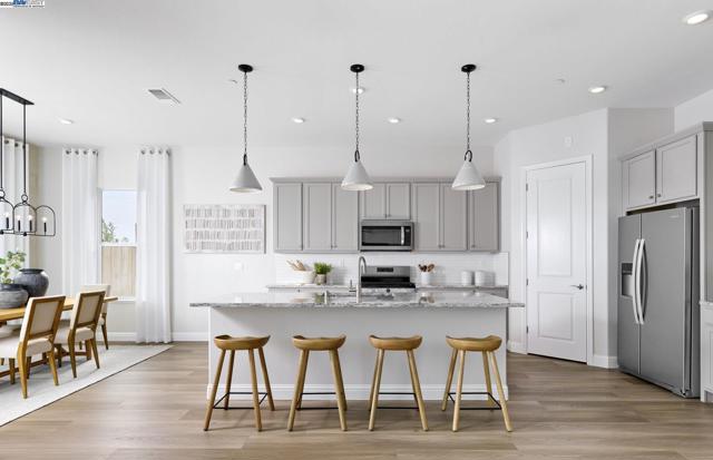 1065 Bradbury Dr, Discovery Bay CA: https://media.crmls.org/mediaz/4cdb8b87-e15c-4797-93cf-efc22bc565b9.jpg