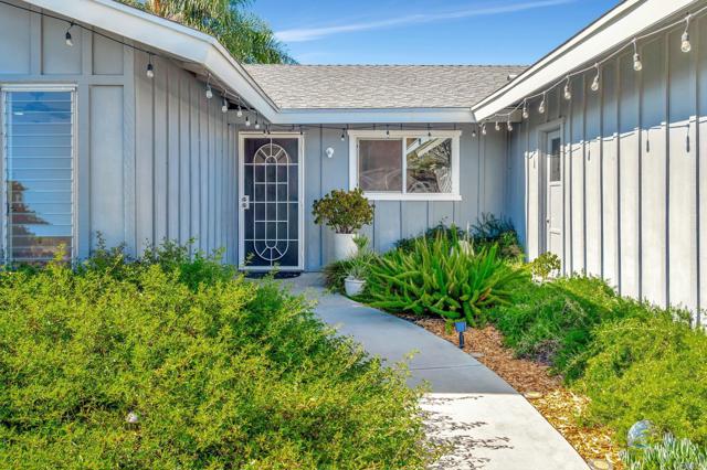 5424 PRINCESS VIEW PL, San Diego CA: https://media.crmls.org/mediaz/4cdc2787-4f4d-471e-982f-e7b3dc316721.jpg