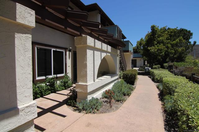 9793 Caminito Cuadro, San Diego CA: https://media.crmls.org/mediaz/4cdcbbbf-2176-4954-ae7c-6a4d094d871f.jpg