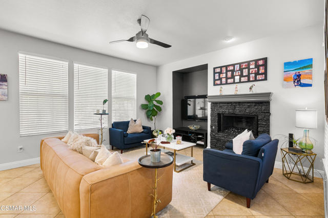 477 Parkview Court, Simi Valley CA: https://media.crmls.org/mediaz/4cddf218-3350-4982-a255-17be3733416e.jpg