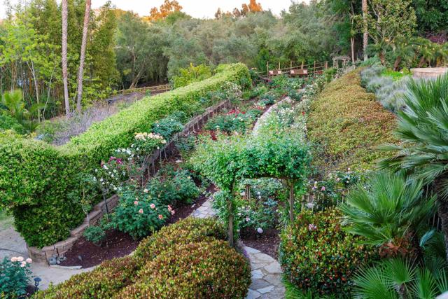 17037 El Mirador, Rancho Santa Fe CA: https://media.crmls.org/mediaz/4cddf363-4ea5-408f-bbb2-81b5dd6878f6.jpg