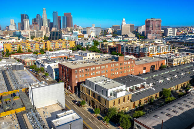 940 E 2nd Street, Los Angeles CA: https://media.crmls.org/mediaz/4cde1408-137a-4aa1-aa44-3b30866f0792.jpg