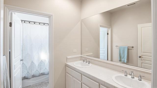 40487 Rock Mountain Drive, Fallbrook CA: https://media.crmls.org/mediaz/4cde56f7-c6ce-4ce6-b317-5c42cc14699b.jpg