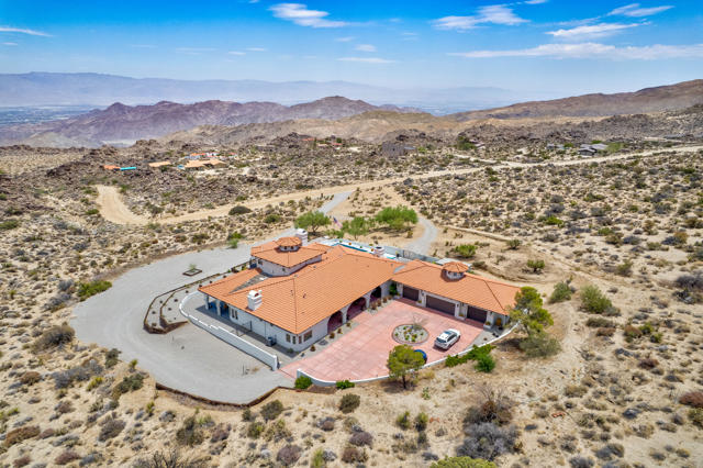 56375 Bighorn Drive, Mountain Center CA: https://media.crmls.org/mediaz/4cdece1b-26b4-4f19-8c2d-2e3a2a57ef91.jpg