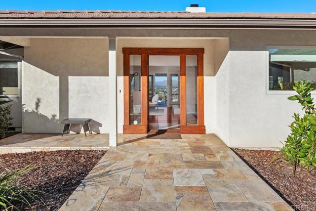 Detail Gallery Image 5 of 60 For 4664 Yerba Santa Drive, San Diego,  CA 92115 - 4 Beds | 3/1 Baths