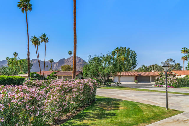 49835 Adelito Drive, La Quinta CA: https://media.crmls.org/mediaz/4ce0efef-b70a-4d54-b7f1-a91e543d4dff.jpg