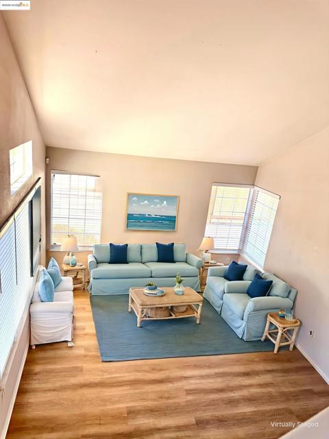 4907 Ridgeview Drive, Antioch CA: https://media.crmls.org/mediaz/4ce108a8-076d-4fde-a91b-c22ebdd8ba37.jpg
