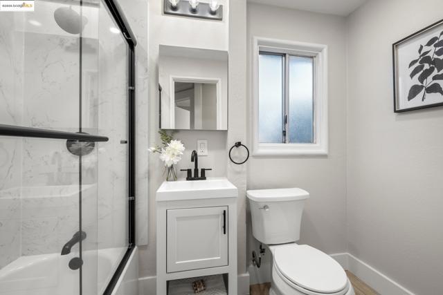 2050 E 30Th St, Oakland CA: https://media.crmls.org/mediaz/4ce17eaf-8415-4ee7-991d-1dc9cad918da.jpg