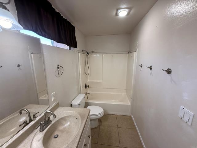 Detail Gallery Image 17 of 19 For 1034 Leland St #15,  Spring Valley,  CA 91977 - 3 Beds | 1/1 Baths