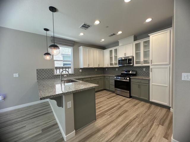 515 Shearwater Street, Hollister CA: https://media.crmls.org/mediaz/4ce1b8b3-fc86-40be-befa-0551bb69d8d5.jpg