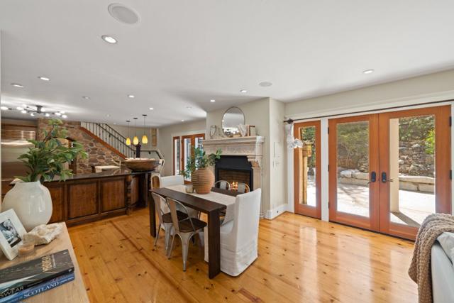 1353 Edgewood Road, Redwood City CA: https://media.crmls.org/mediaz/4ce25117-de17-4e3e-92bb-faa312442b1a.jpg