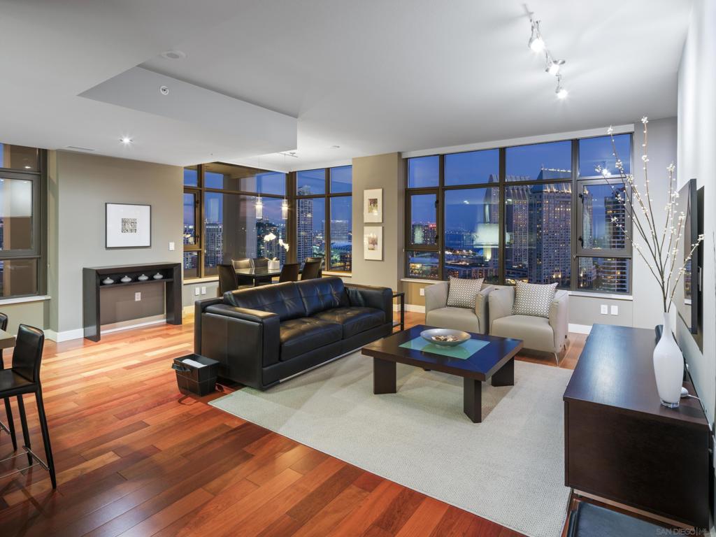 700 W E Street 2206, San Diego, CA 92101