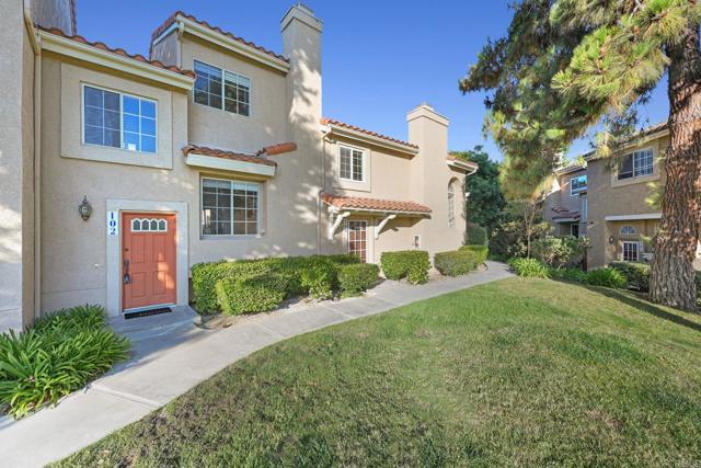 7727 Caminito Monarca, Carlsbad CA: https://media.crmls.org/mediaz/4ce2fd5a-ddd9-4c48-af6b-fbdc8c52272f.jpg