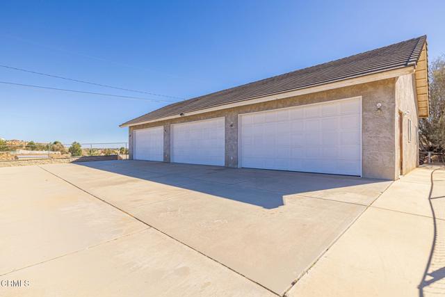 Detail Gallery Image 10 of 58 For 4716 Columbia Way, Quartz Hill,  CA 93536 - 3 Beds | 3 Baths