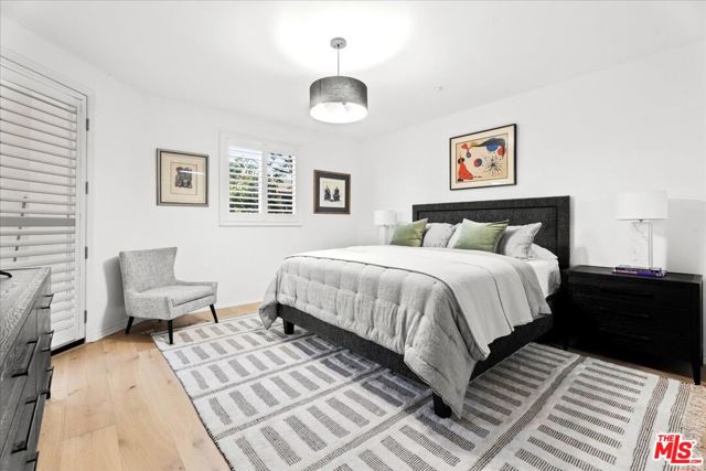 13031 Villosa Place, Playa Vista CA: https://media.crmls.org/mediaz/4ce45a61-7b20-4264-bc3a-9e87ebec90eb.jpg