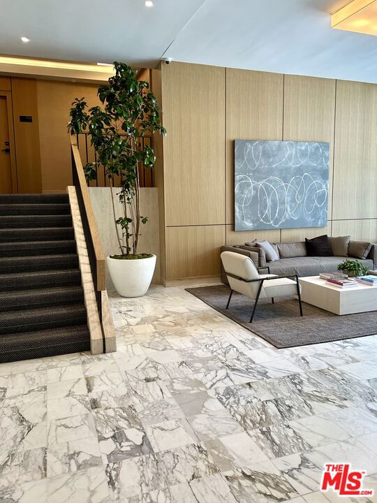 999 N Doheny Drive, West Hollywood CA: https://media.crmls.org/mediaz/4ce4cdbe-5c1b-4955-b795-a40fc319fa38.jpg