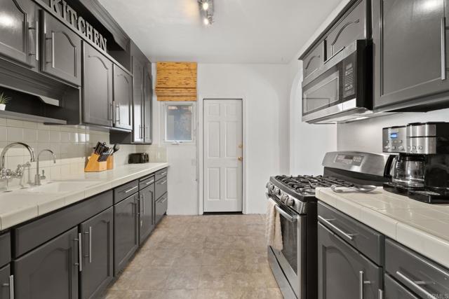 2204 2206 Albatross Street, San Diego CA: https://media.crmls.org/mediaz/4ce5c536-2943-489a-a3b5-ad075bd9a868.jpg