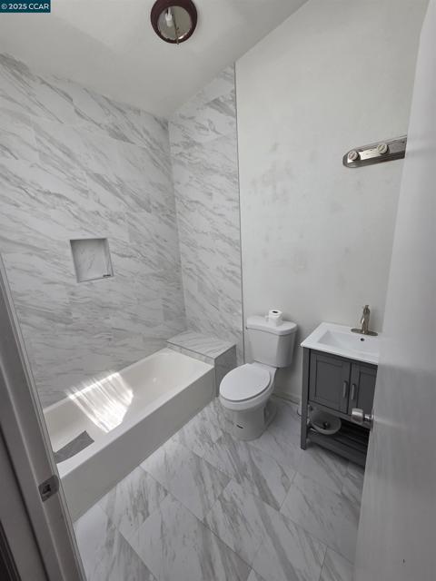 408 4th st, Rodeo CA: https://media.crmls.org/mediaz/4ce660cb-5a9e-4726-860d-968eb442656c.jpg