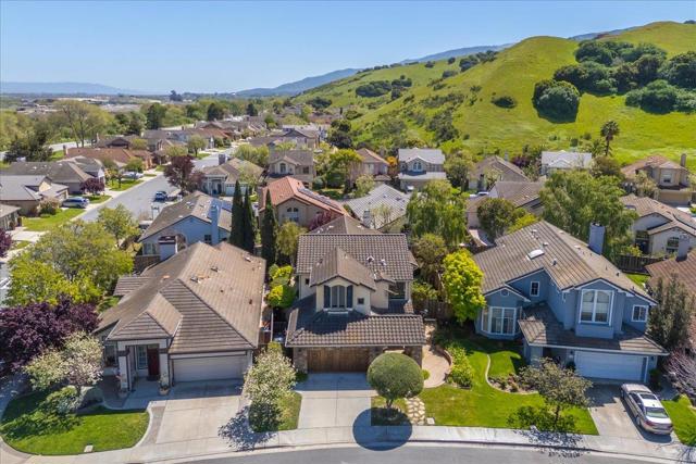 17666 Winding Creek Road, Salinas CA: https://media.crmls.org/mediaz/4ce796ef-6666-44c9-a002-233447daf5ac.jpg