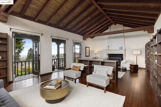 2583 Buena Vista Way, Berkeley CA: https://media.crmls.org/mediaz/4ce7af43-3e64-4556-81d7-eada3b6ce02d.jpg