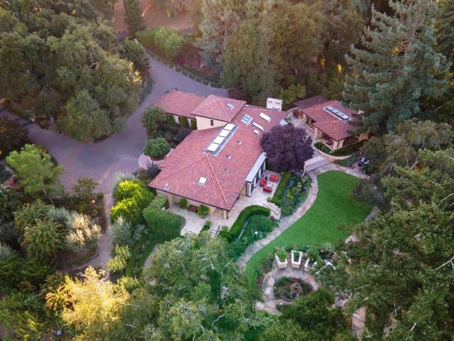 21106 Brush Road, Los Gatos CA: https://media.crmls.org/mediaz/4ce81798-342b-45a2-b829-76f0ac741daa.jpg