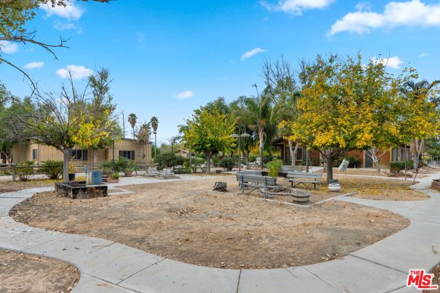 805 N Sanderson Avenue, San Jacinto CA: https://media.crmls.org/mediaz/4ce82db2-fe1b-4a08-995a-431015547bca.jpg