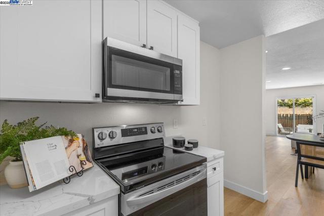 8351 Mulberry Pl, Dublin CA: https://media.crmls.org/mediaz/4ce90f42-0ce3-47f4-a32f-85e383dc92b4.jpg