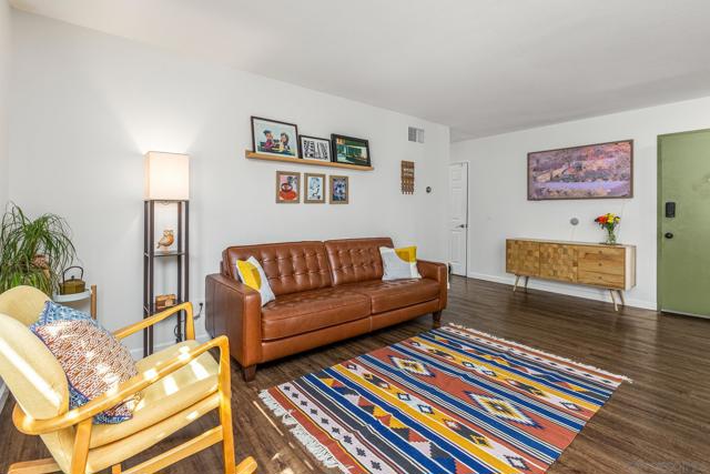 17162 Poblado Ct, San Diego CA: https://media.crmls.org/mediaz/4ce917e0-a8ae-4547-afc0-7fcbcc15286e.jpg
