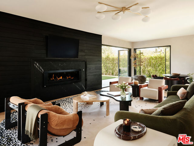 Drew Fenton | 2442 Banyan Drive Los Angeles CA | MLS: 7466379
