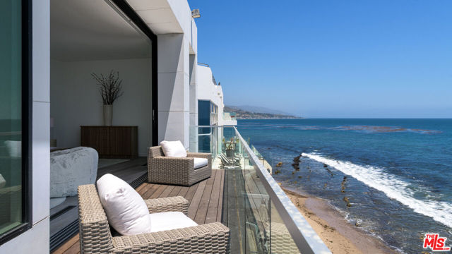 26814 Malibu Cove Colony Drive, Malibu CA: https://media.crmls.org/mediaz/4ce9e481-1b0b-4eb4-8ef9-5065a2db76f4.jpg