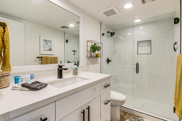 73879 Club Circle Dr, Palm Desert CA: https://media.crmls.org/mediaz/4ce9e95e-1193-4799-8e52-b1d601fe5464.jpg
