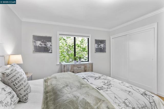 3348 Betty Ln, Lafayette CA: https://media.crmls.org/mediaz/4ce9ed8f-5d52-432e-84f2-9b142567a48e.jpg