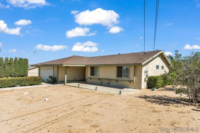 15209 Mauna Loa, Hesperia CA: https://media.crmls.org/mediaz/4ce9f1d5-8998-44c6-8946-5059ad2af203.jpg