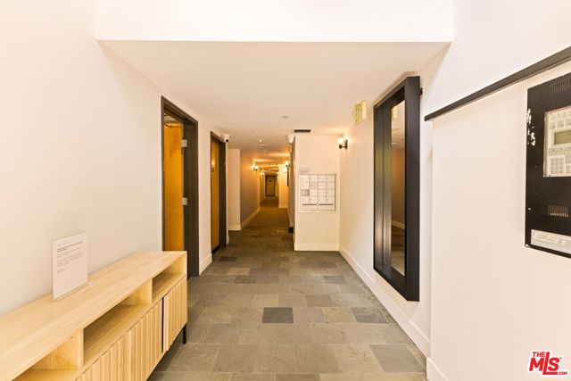 325 Arnaz Drive, Los Angeles CA: https://media.crmls.org/mediaz/4cea101f-7de6-4a37-9b09-ca92e73feee3.jpg