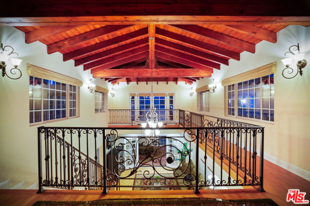 Image 31 of 58 For 10655 Camarillo Street