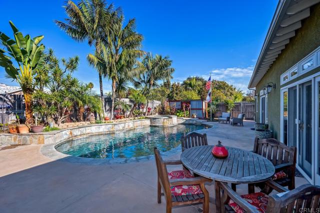 2722 Penkea Drive, Oceanside CA: https://media.crmls.org/mediaz/4cea9d07-df9a-4063-930e-0a74d7a4b6df.jpg