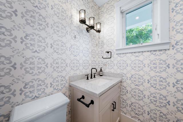 825 9th St., Coronado CA: https://media.crmls.org/mediaz/4ceac8ba-4e34-4867-b84f-31dc4c47c29e.jpg