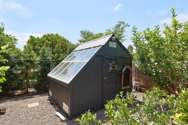 630 Ocean View Avenue, Encinitas CA: https://media.crmls.org/mediaz/4ceb09b2-54df-46fd-afe5-e0244021e1bc.jpg