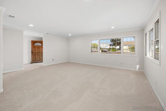 4010 Paducah Dr, San Diego CA: https://media.crmls.org/mediaz/4ceb646b-6da5-4487-bc02-b75d52cec7e4.jpg