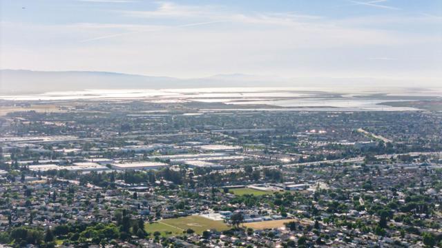 2589 Greenrock Road, Milpitas CA: https://media.crmls.org/mediaz/4cec9008-8f3f-46cc-8236-253d493ad761.jpg