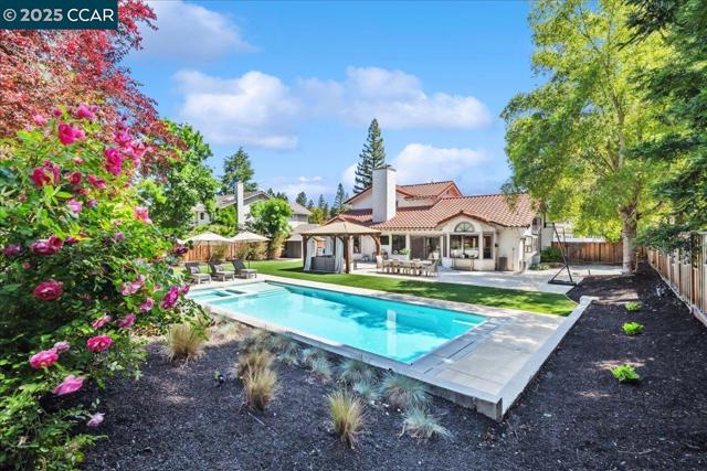 97 Woodranch Cir, Danville CA: https://media.crmls.org/mediaz/4cecc60d-8106-4ef5-8943-1cc42aaae633.jpg