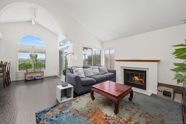 1709 Doral Gln, Escondido CA: https://media.crmls.org/mediaz/4ced12c8-d4de-4b23-8452-3920b5fa2755.jpg