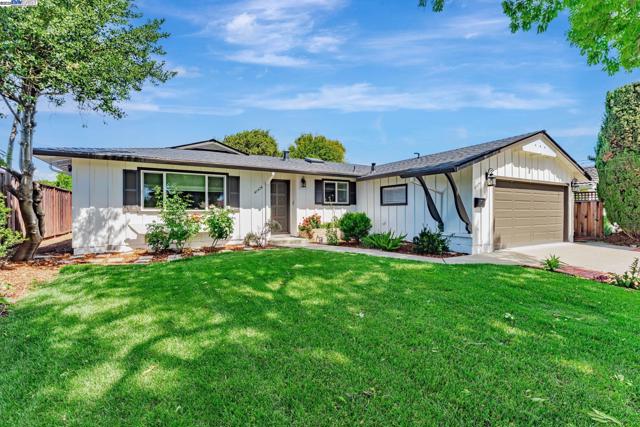 Image 1 of 43 For 41674 Mahoney St