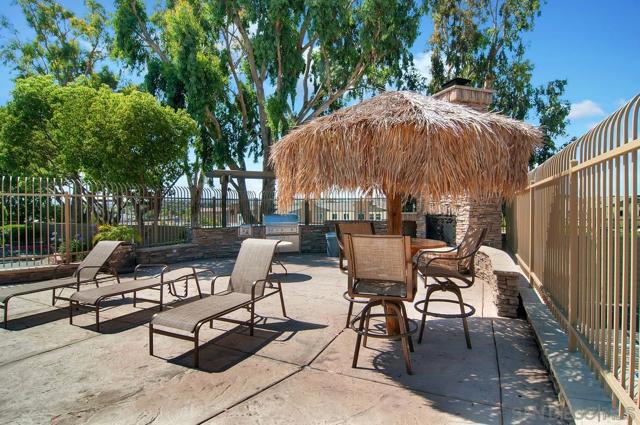 5037 Los Morros Way, Oceanside CA: https://media.crmls.org/mediaz/4cedb70b-5c70-4bfa-8e8e-67c136f3eb79.jpg